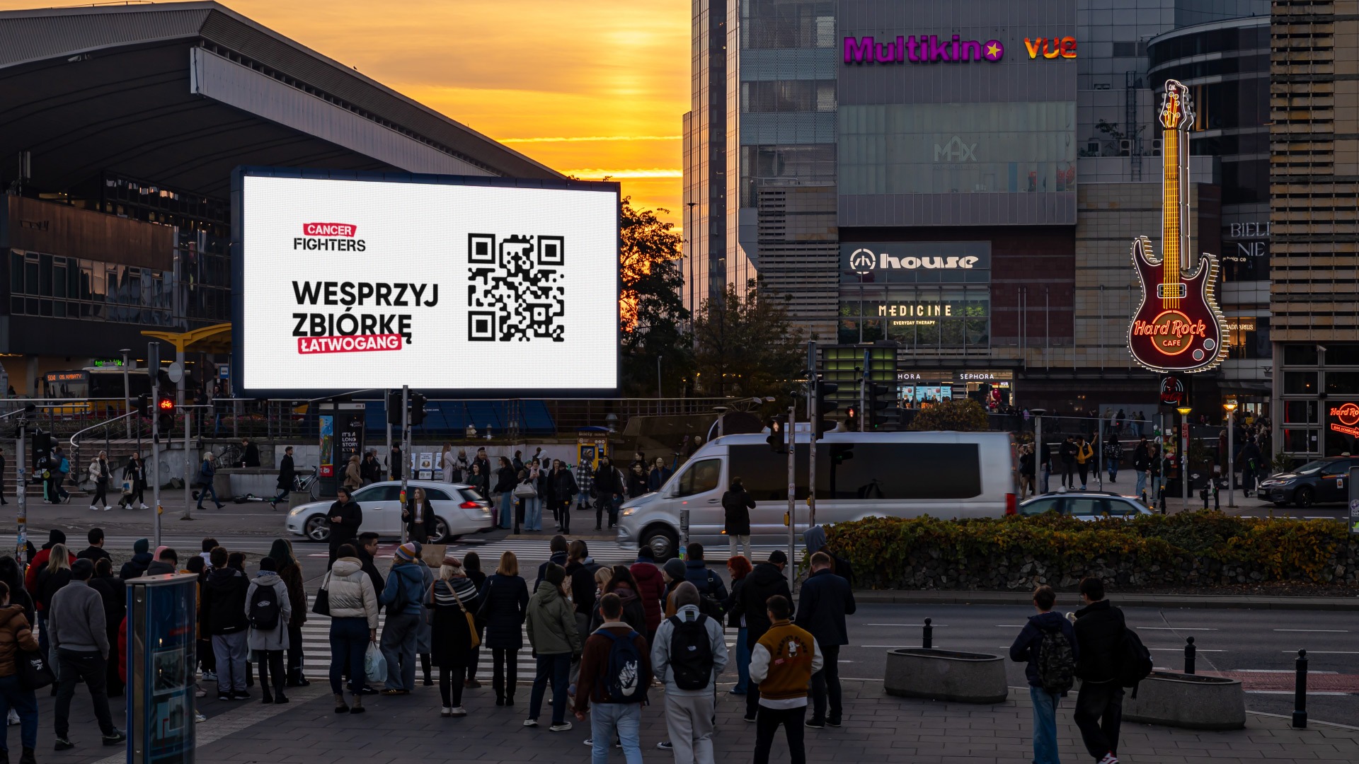 Akcja Cancer Fighter i Łatwogang wyświetlana na 20 tysiącach ekranach LED Digital Network SA – największej sieci w Polsce